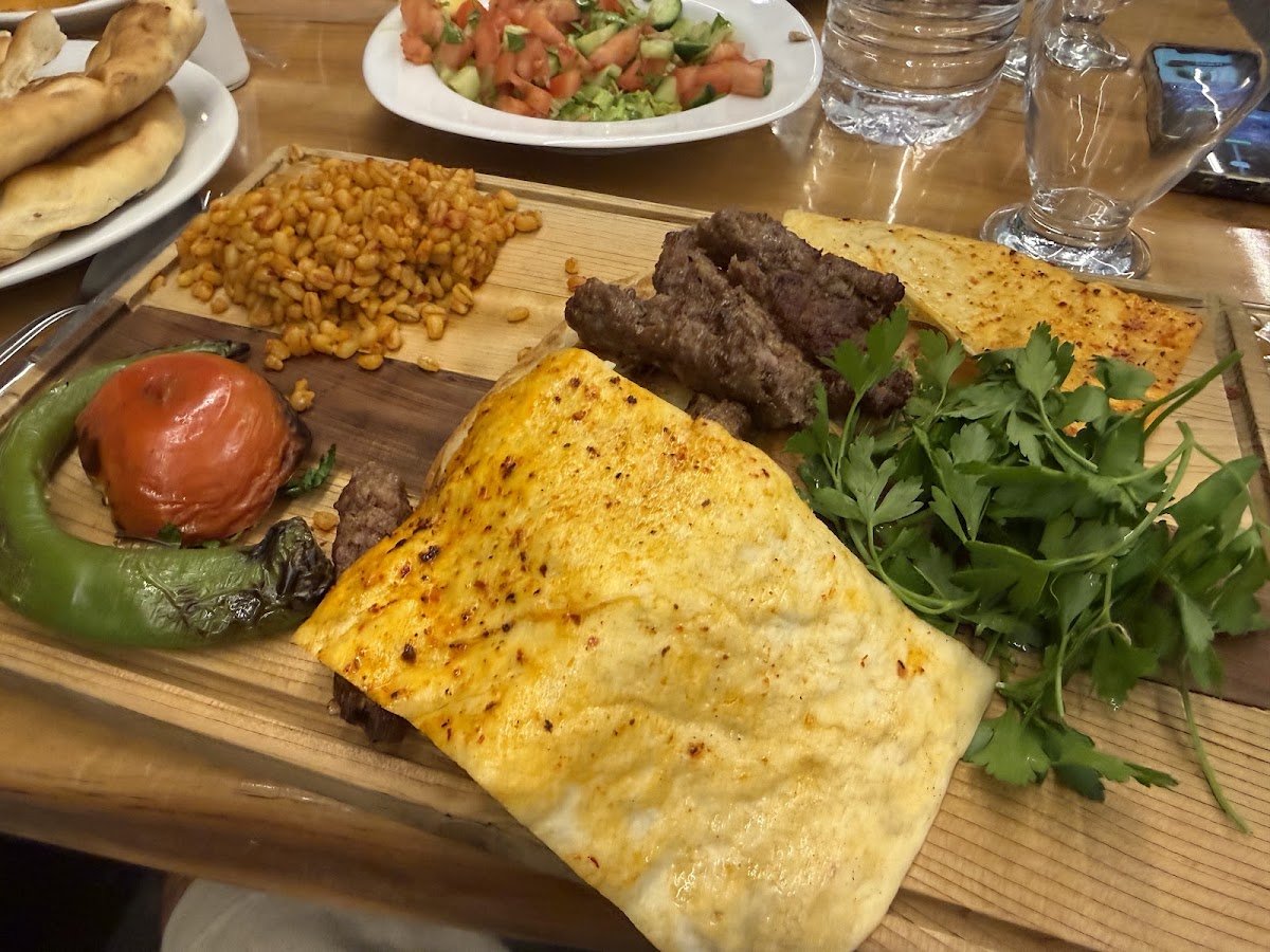 Ahşap Tahtada Kebap